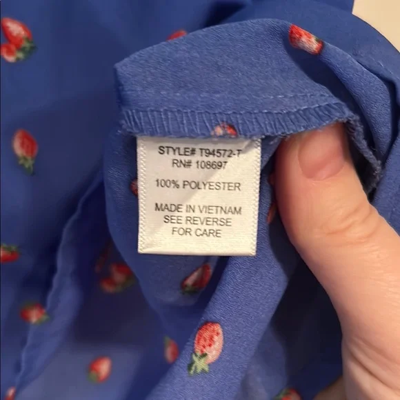 Chic Blue Flutter Sleeve Ruffled Blouse - Picture 3 of 5